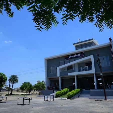 Hotel Moonlight & Restaurant Sehore ภายนอก รูปภาพ