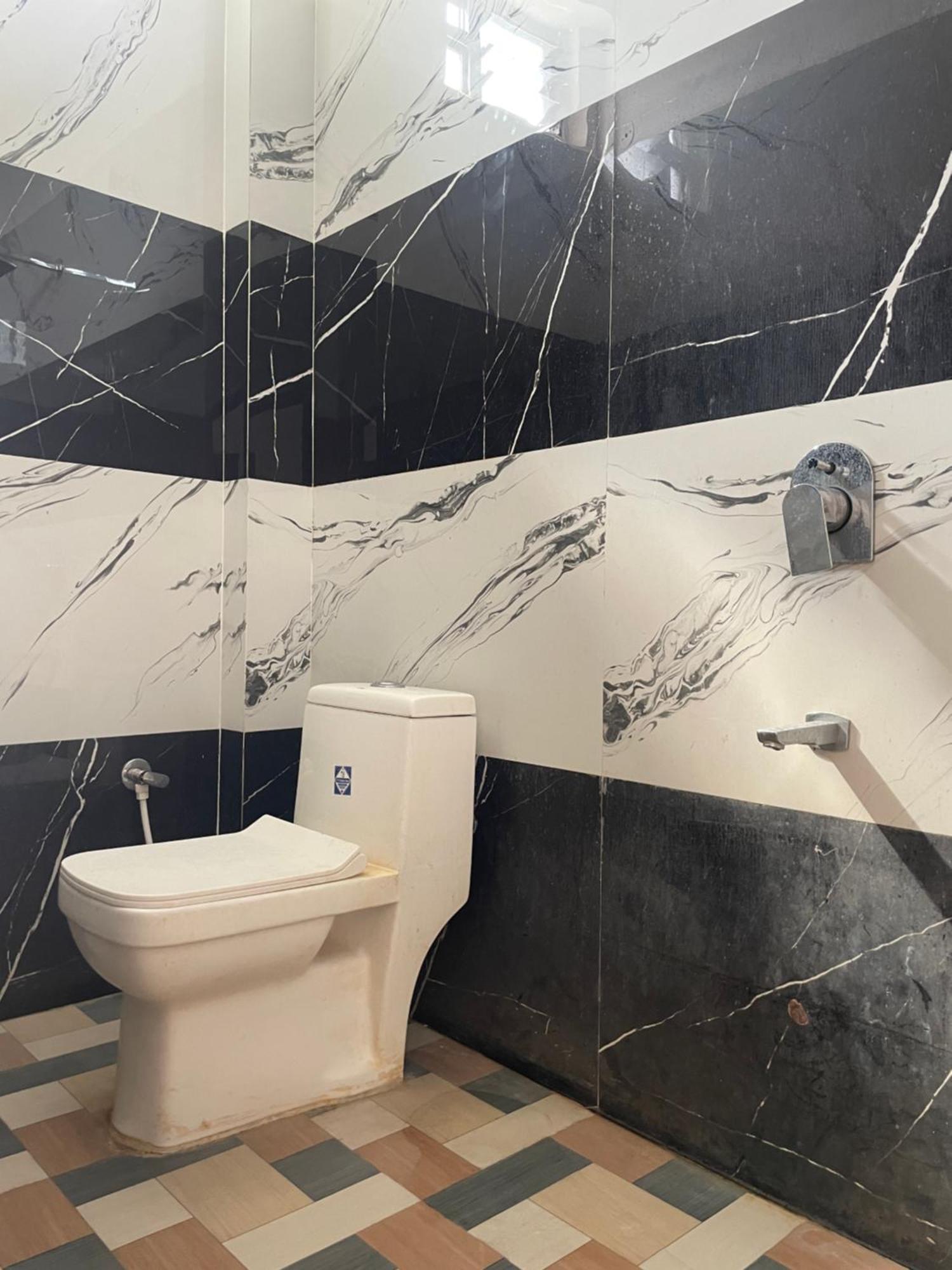 Hotel Moonlight & Restaurant Sehore ภายนอก รูปภาพ