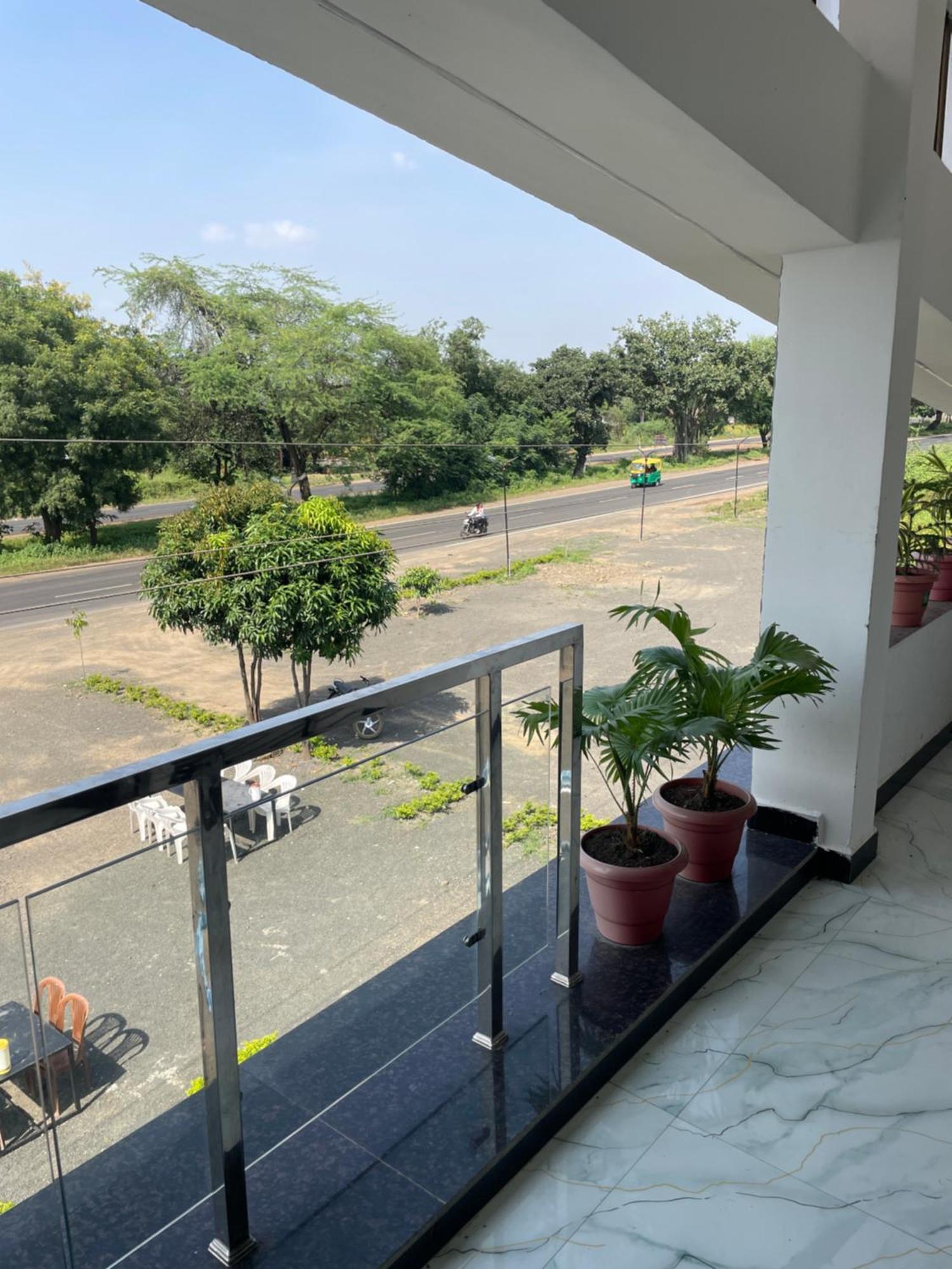 Hotel Moonlight & Restaurant Sehore ภายนอก รูปภาพ